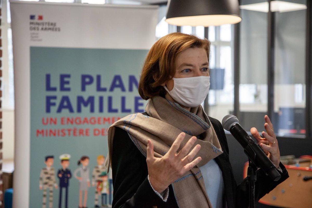 Dans les locaux de la start-up Yoopies, qui a développé une plateforme proposant des solutions de gardes d’enfants. 

Depuis ce matin, les 270 000 personnels civils et militaires du ministère des Armées y ont accès gratuitement. 

Le Plan Famille en acte ! 
 
#CohésionDéfense