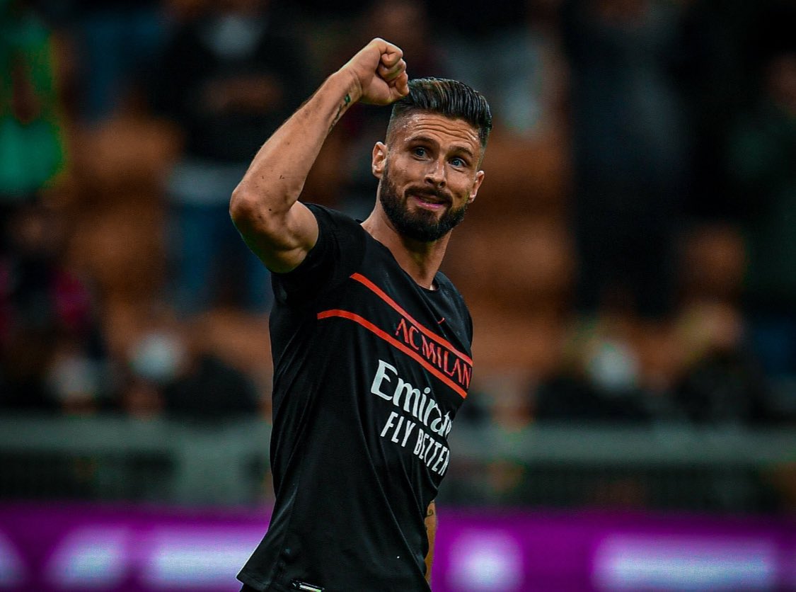 Foooorzaaa ❤️🖤 Un grande spirito di squadra e una vittoria molto importante che abbiamo celebrato con i nostri tifosi 🙌🏼💪🏼