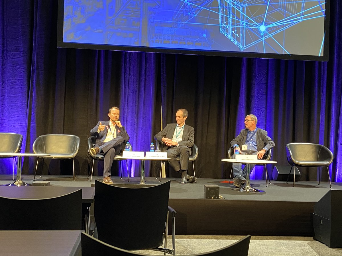 Kalmarglobal's tweet photo. Greetings from #TOCConnect! Antti Kaunonen is discussing with Christian Kögel from Siemens and Jan Gardeitchik from Yaquina at the OEM Leaders’ debate.
@tocworldwide https://t.co/lCeV4RX5kE