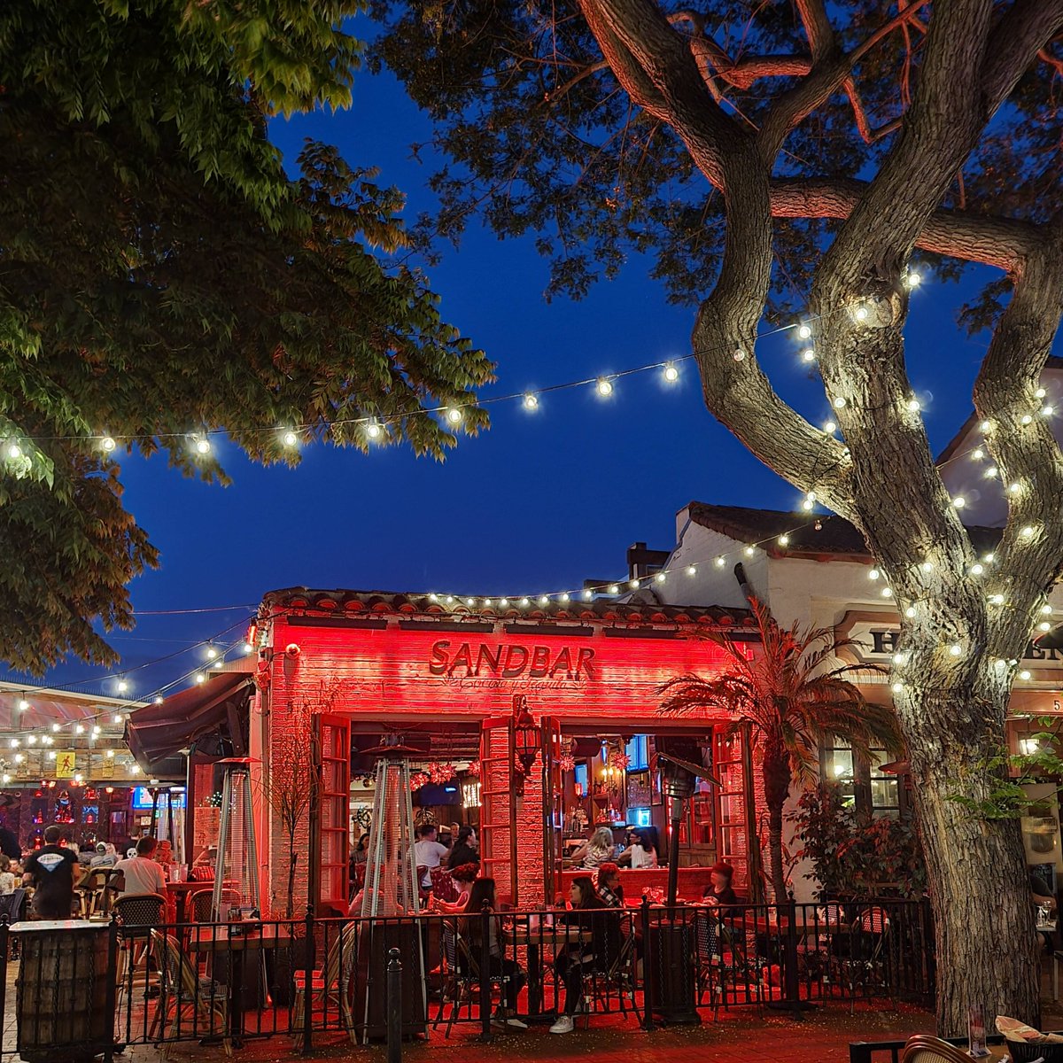 frames_of_life's tweet photo. Date night in Santa Barbara ❣
________________________________
#travel #travelphotography #travelvlog #travelblog #travelling #traveltheworld #travellover #travelwithme #travelholic #travelingram #california #santabarbara #framesoflife https://t.co/bErVrF9stg
