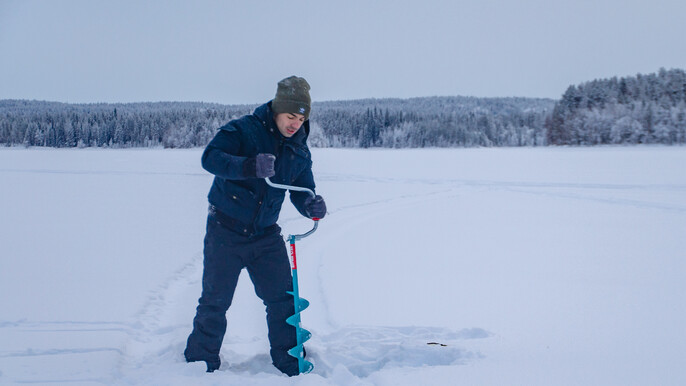 ToristyTweets's tweet photo. Ice fishing has been part of local culture in the Far North for centuries. Traditionally it was one of the rare ways to get food in wintertime when the conditions are the roughest. https://t.co/fdHbKtHUVE