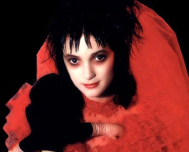transhetOTD's tweet photo. today's spooky transhet character is lydia from beetlejuice! (hc) https://t.co/6sXH0IFdRL