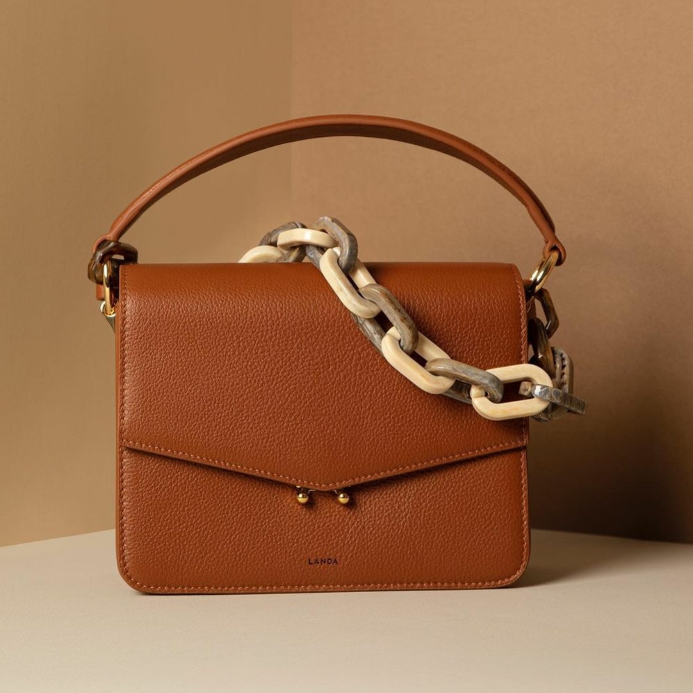 CIFDtweets's tweet image. The Teca bag in Tan from @Silvanalanda1 #irishfashion #handbag #practicalstyle #luxury #landabags #irishdesign #CIFD