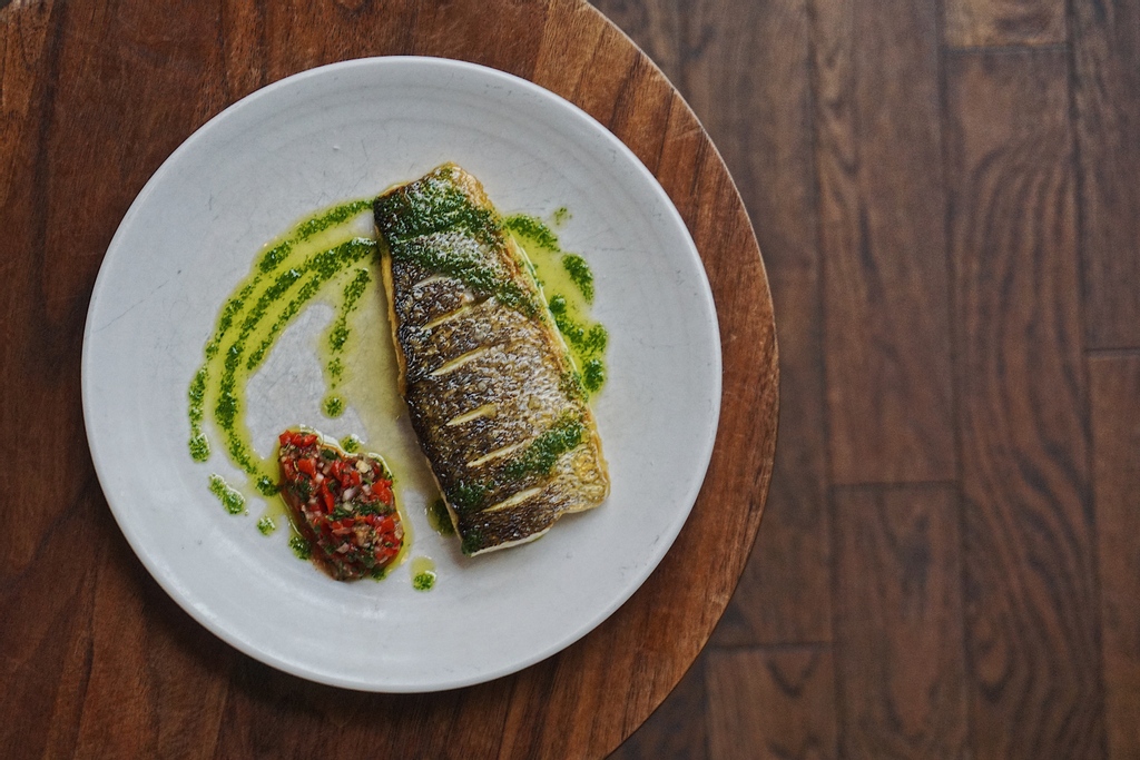 SEA BASS || 🎣 Pico de Gallo, Chive Oil.