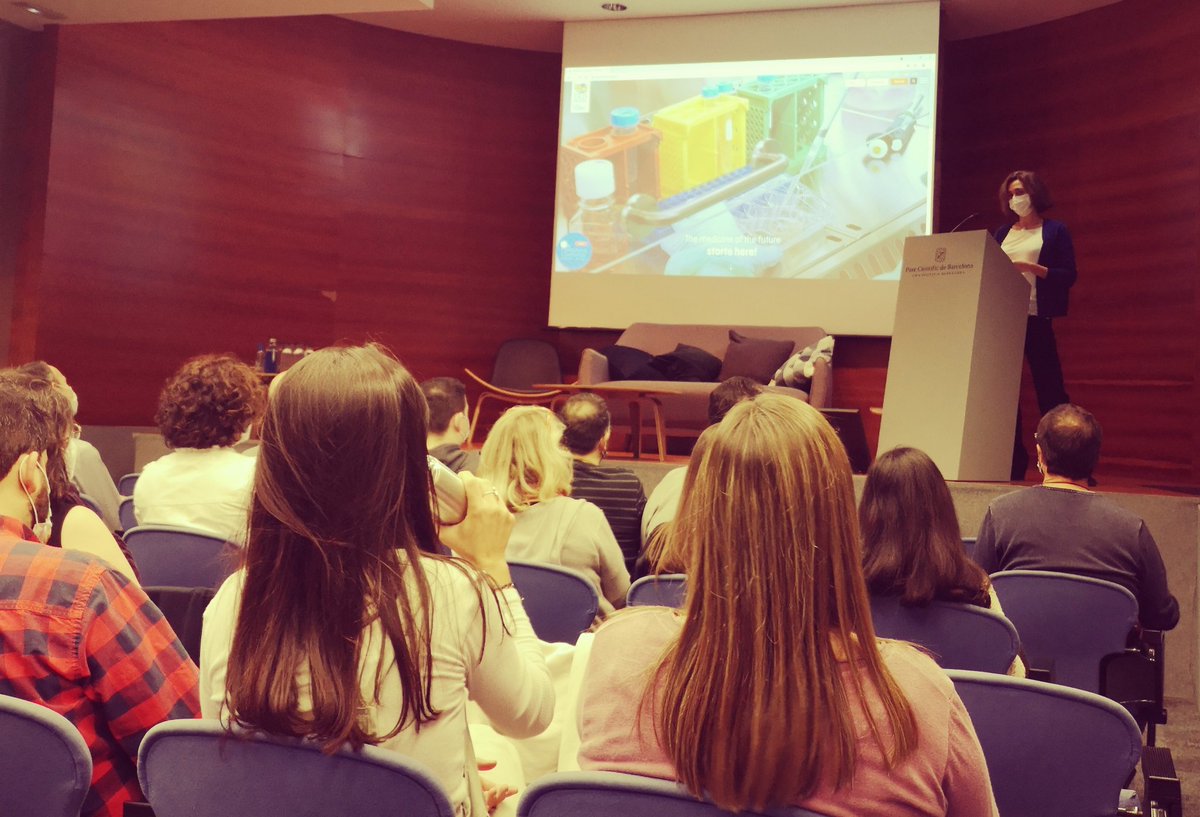 IRBBarcelona's tweet photo. 👥Avui a l'#IRBBarcelona l'equip d'Administració es reuneix per conèixer alguns dels projectes més recents de les diferents àrees.

🔬Una jornada de treball per ampliar coneixements i reforçar el treball transversal per fer la millor gestió possible de la #recerca.

#WeAreIRB https://t.co/bjwpSTiD32