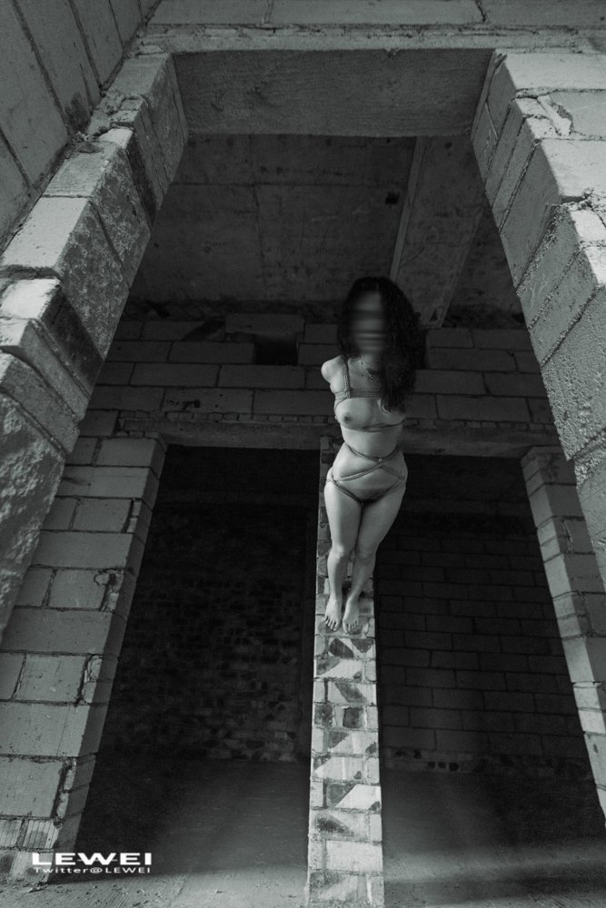 长沙新楼盘~
模特 @NAIXI00
#LEWEI #Bondage #广州约拍 #捆绑 #废墟 #BabyArt #ChinaArt #ChinaBondage
各类主题创作拍摄欢迎私我约拍～
投稿：
@Fengsiyuan
@wqganenshi https://t.co/qIjmLqf8uN
