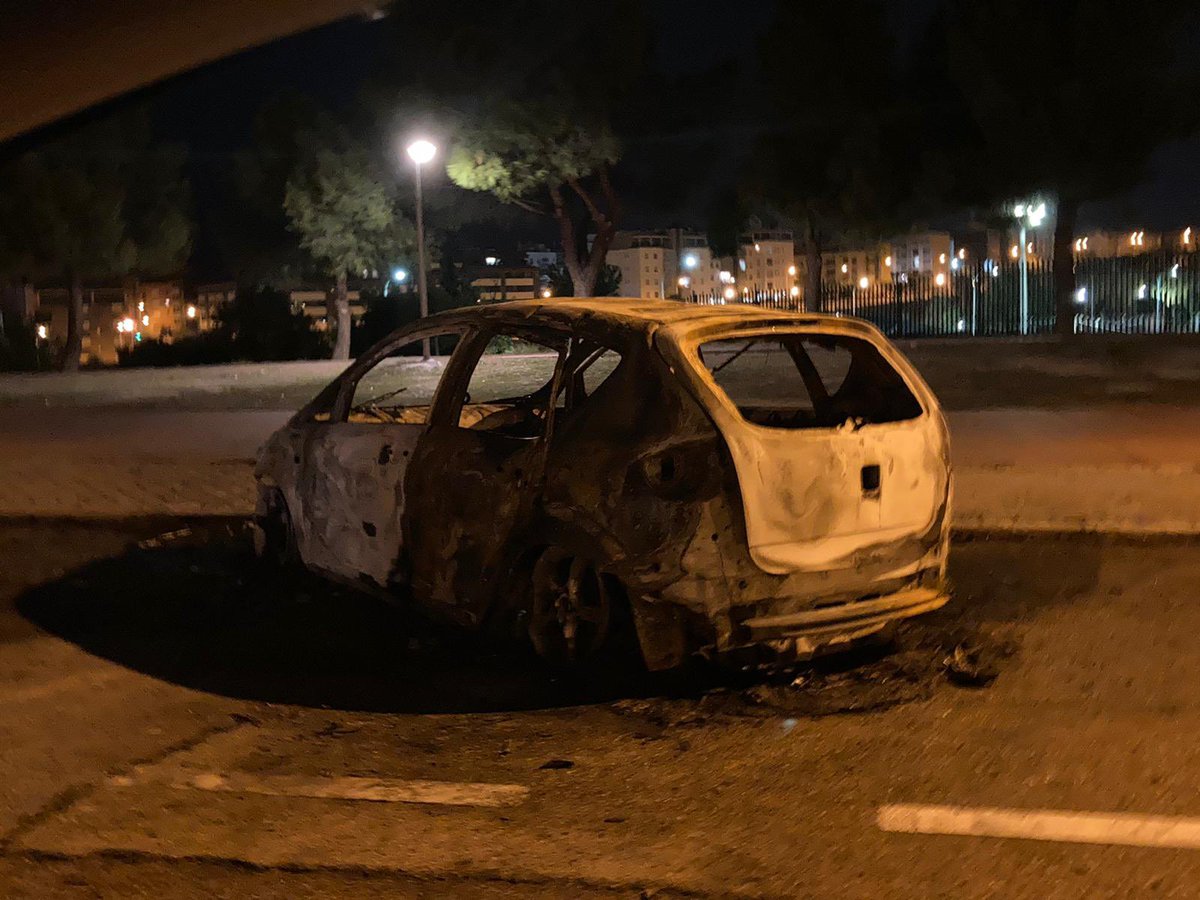 .<a href="/Tres_Olivos/">A.V. Barrio de Tres Olivos</a> la nuit <a href="/policiademadrid/">Policía Municipal de Madrid</a> <a href="/MasfuencarralE/">Más Madrid | Fuencarral-El Pardo</a> <a href="/ppfuencarral/">PP Fuencarral-El Pardo</a> <a href="/PodemosFuencaEP/">PODEMOS Fuencarral - El Pardo</a> <a href="/IU_Fuencarral/">Izquierda Unida Fuencarral - El Pardo🔻</a> <a href="/JMDFuencarral/">JMD Fuencarral</a> <a href="/PSOEfuencarral/">PSOE Fuencarral/❤️</a> <a href="/PardoVox/">VOX Fuencarral-El Pardo 🇪🇸</a> Menos parking y más servicios para los vecinos de Tres Olivos, por favor #tresolivosexiste