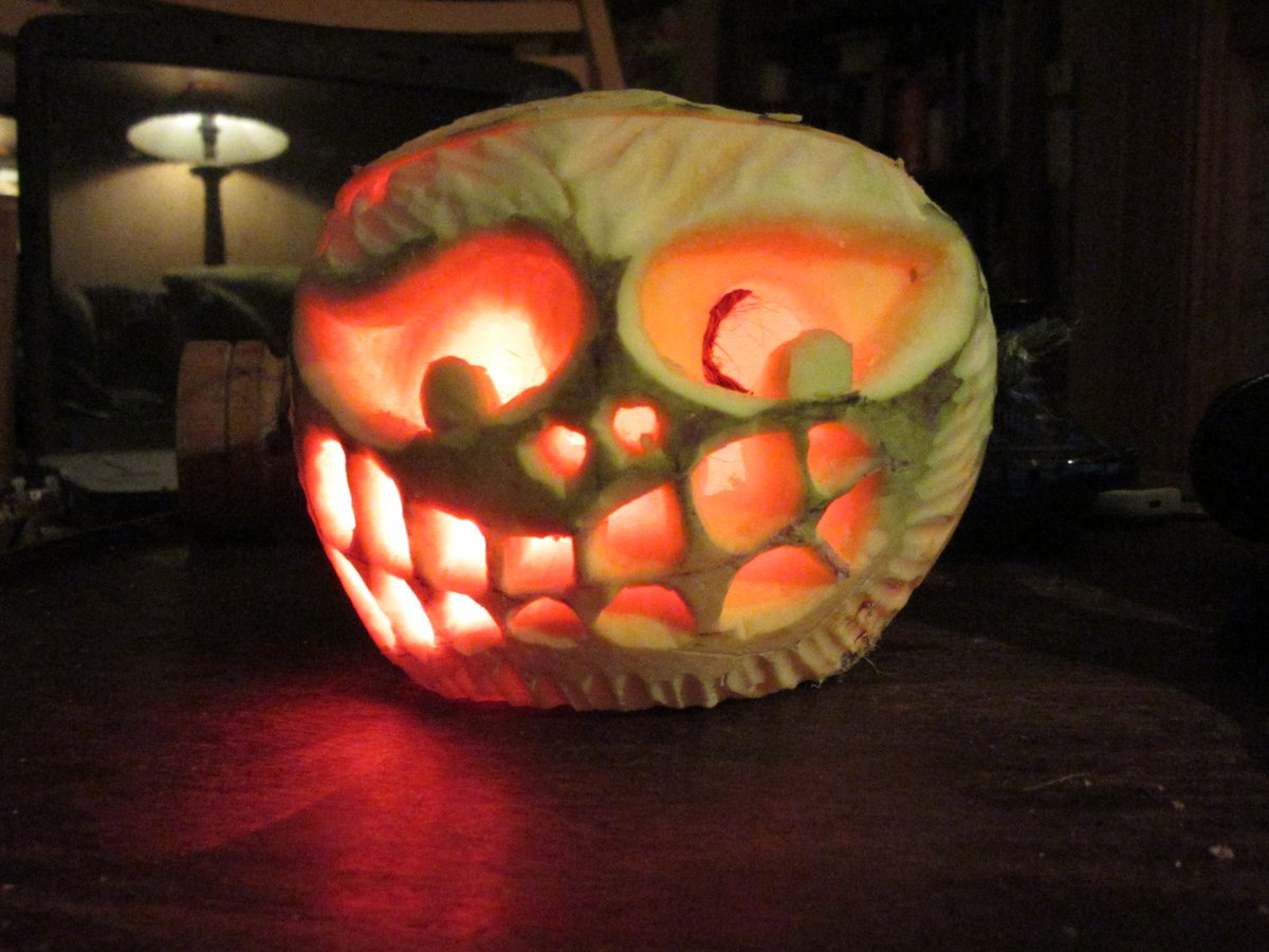 overlandertheb1's tweet photo. Heard tell of a household with a *pumpkin lantern*. [spits].

So I got a tumshie and got busy. Dropped it off last night. Household duly healed. #TumshieLantern #Guysing #Scotland https://t.co/rarTFr6opO
