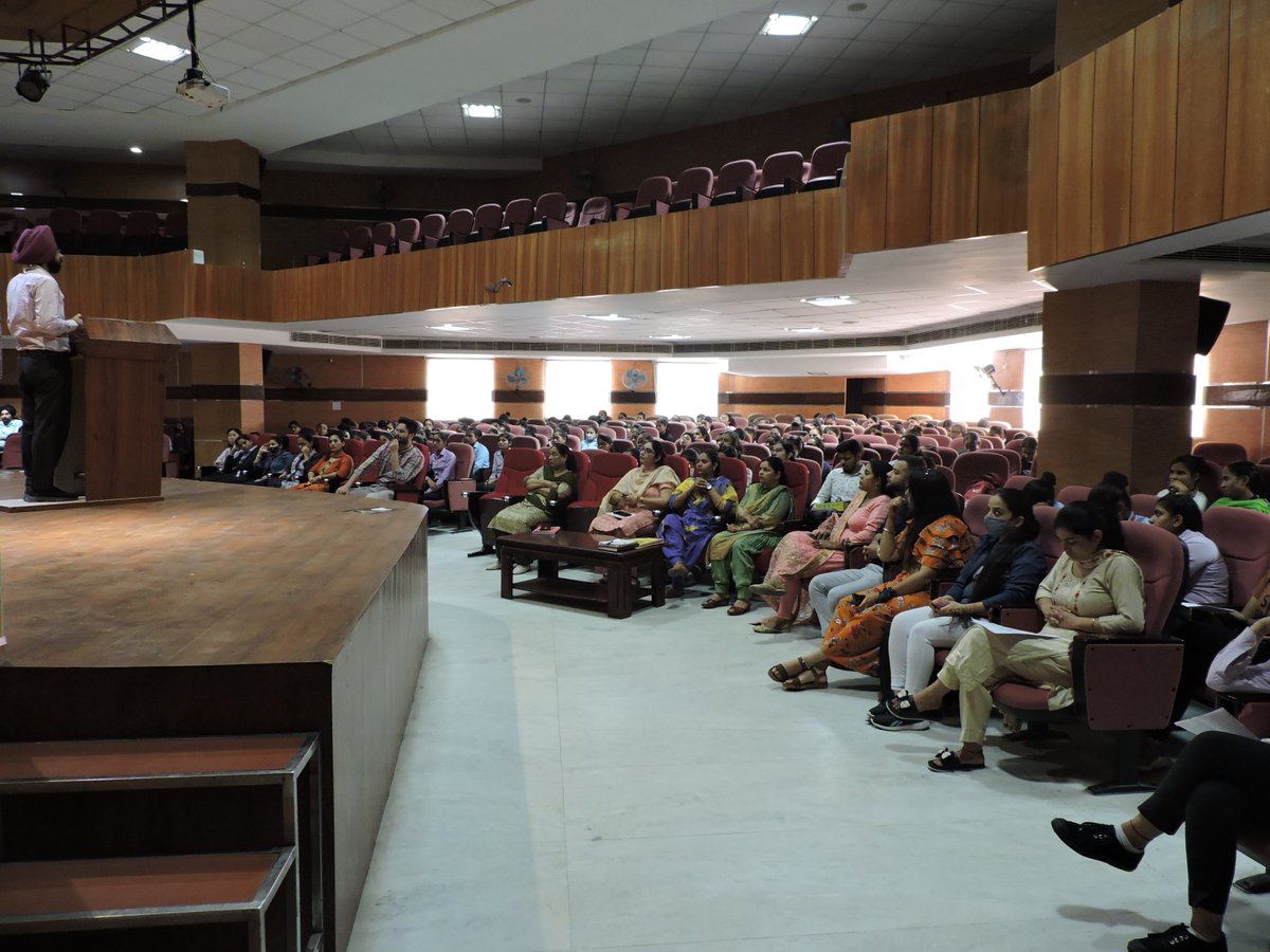 MohaliDlsa's tweet photo. PAN INDIA AWARENESS &amp; OUTREACH PROGRAMME: 
Legal awareness seminar was conducted at Rattan Group of Institutions, Sohana by Secretary, District Legal Services Authority, SAS Nagar on Dated- 27.10.21
@NALSALegalAid 
@LegalAidPunjab https://t.co/hV7hpoSxhz