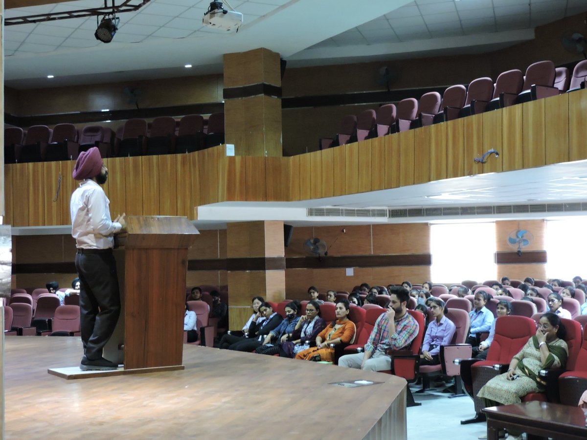 MohaliDlsa's tweet photo. PAN INDIA AWARENESS &amp; OUTREACH PROGRAMME: 
Legal awareness seminar was conducted at Rattan Group of Institutions, Sohana by Secretary, District Legal Services Authority, SAS Nagar on Dated- 27.10.21
@NALSALegalAid 
@LegalAidPunjab https://t.co/hV7hpoSxhz
