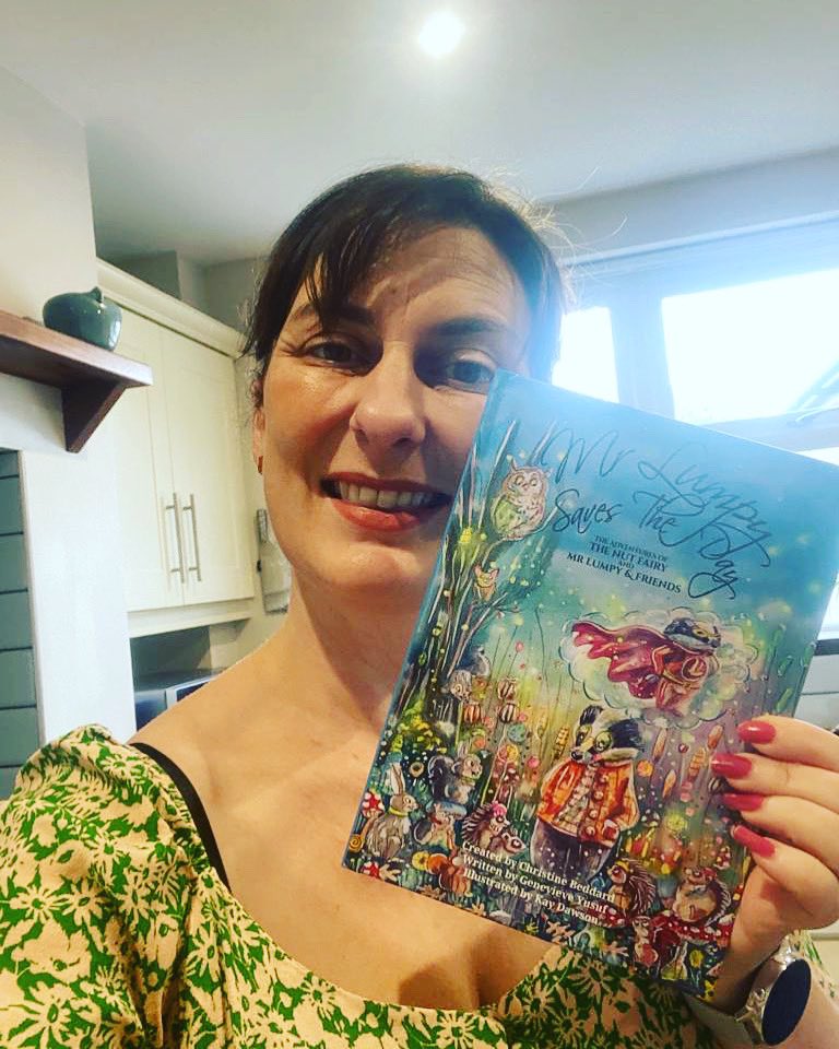Very proud of my collaboration with <a href="/LumpyandFriends/">Mr Lumpy & Friends</a> The new book is available from their website and it’s a wonderful bonfire night story, teaching children all about our nocturnal wildlife! #Badgers #hedgehogs #wildlifestories #NewBook
