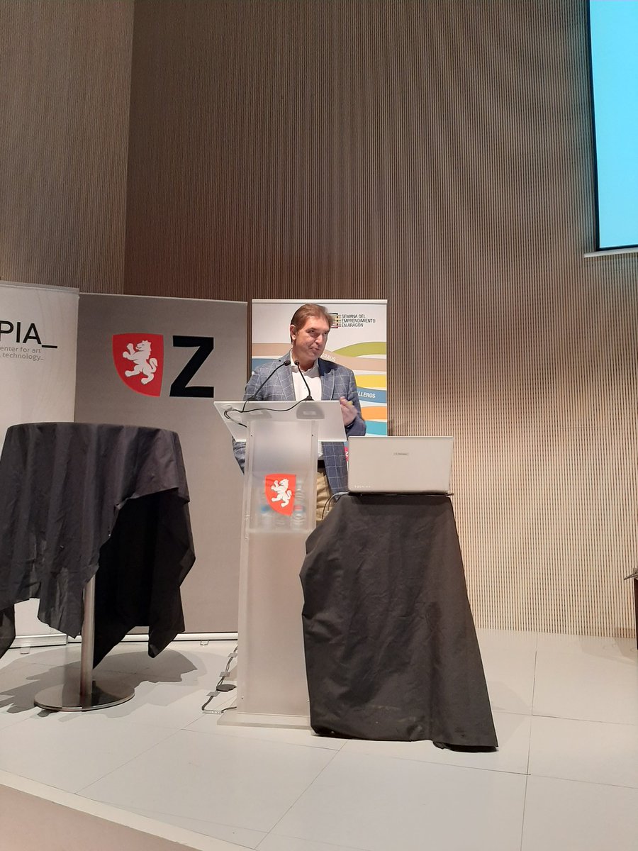 Health20ZGZ's tweet photo. Es el turno de Nacho Barraqué, CEO de @SocialCareApp. https://t.co/jslux0qwfv
