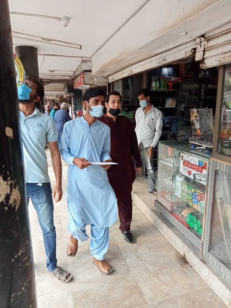 HazimBangwar's tweet photo. SOP operation to make sure the shopkeepers are vaccinated inorder to keep the public safe. #hazimbangwar #sindhgovernment #pmsofficers #sop #staysafeandhealthy https://t.co/dBIYri5h3N