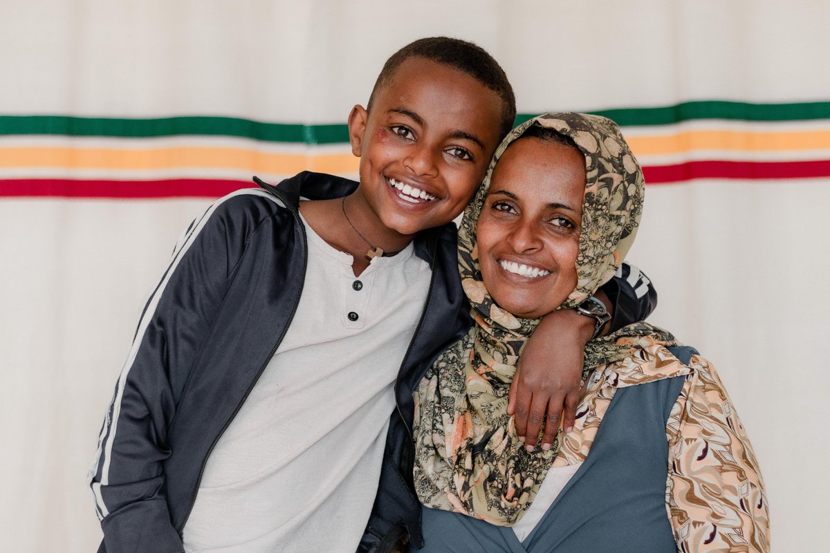 fuabilich's tweet photo. I love family portraits! 
On Assignment with Elevate Ethiopia, a local NGO working with families to improve their livelihoods through educational mentorship and more. #EducationForAll #FamiliesBelongTogether #PicturePerfect #pictureoftheday https://t.co/JeyeoMNaX1