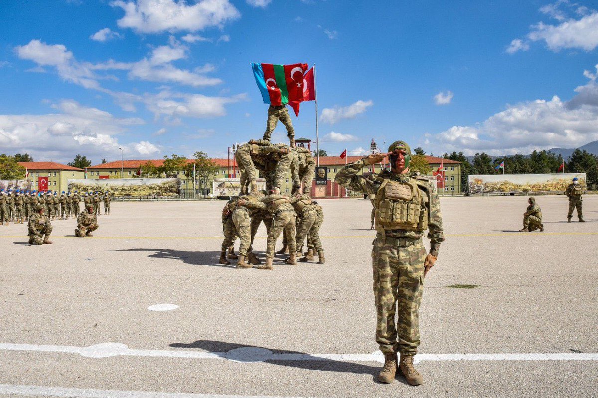tcsavunma's tweet photo. Isparta Eğirdir'de bulunan Dağ Komando Okulu ve Eğitim Merkezi Komutanlığınca, 23 Ağustos-16 Ekim 2021 tarihleri arasında, “Komando Temel Kursu” gören Azerbaycanlı 383 misafir askerî personel için kurs kapanış töreni icra edildi.
#MSB #TSK https://t.co/ghN5UbkFrq