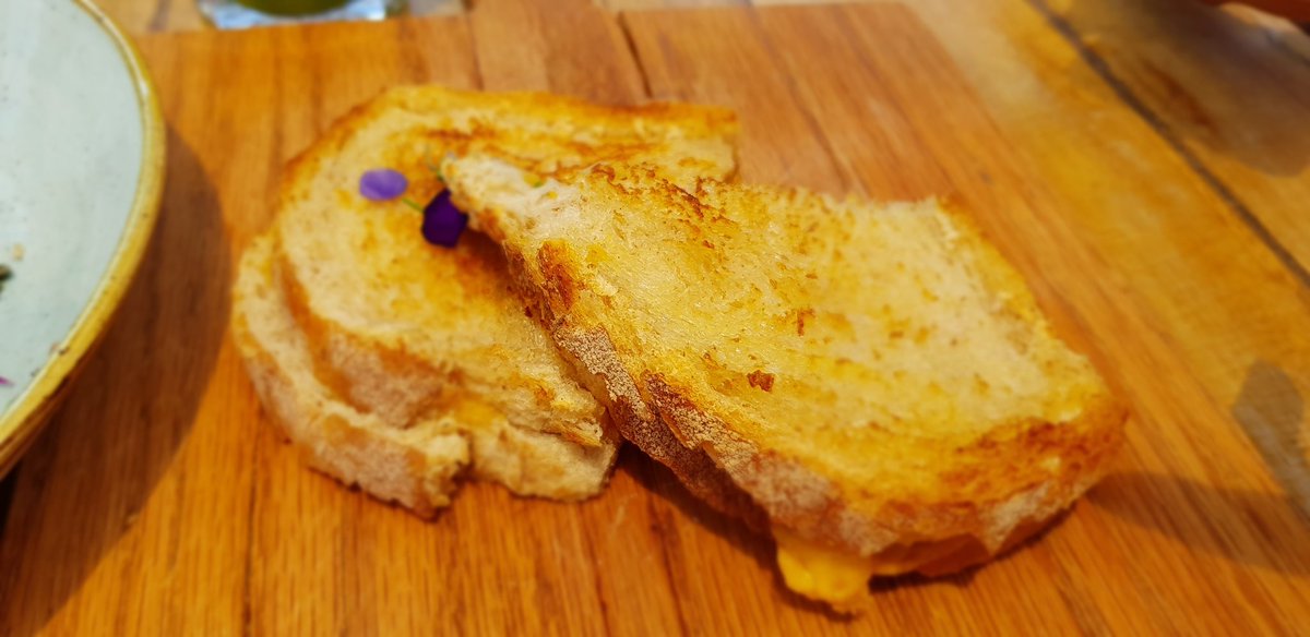 capewinereview's tweet photo. Toasted sourdough cheese
Incredibly good, cheesy, crunchy and light
#southafrica #wine #miguelchan #bryanston #sandwich #Gauteng #Johannesburg #sandton #pretoria #breakfast #jacksonsrealfoodmarket #sourdough #africa #SouthAfrican #cheese #african #Farmall #MC #healthyfood #bar https://t.co/1hYO7Wk7e3