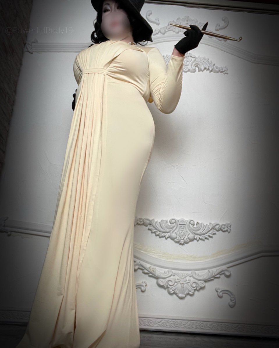 #ハロウィンコスプレ 
#Halloween 
#halloween2021 

『バイオハザード  ヴィレッジ』より

巨大な貴婦人
オルチーナ・ドミトレスク

#バイオハザード
#バイオハザードヴィレッジ 
#Biohazard 
#ドミトレスク夫人 https://t.co/NXluwlFV8t