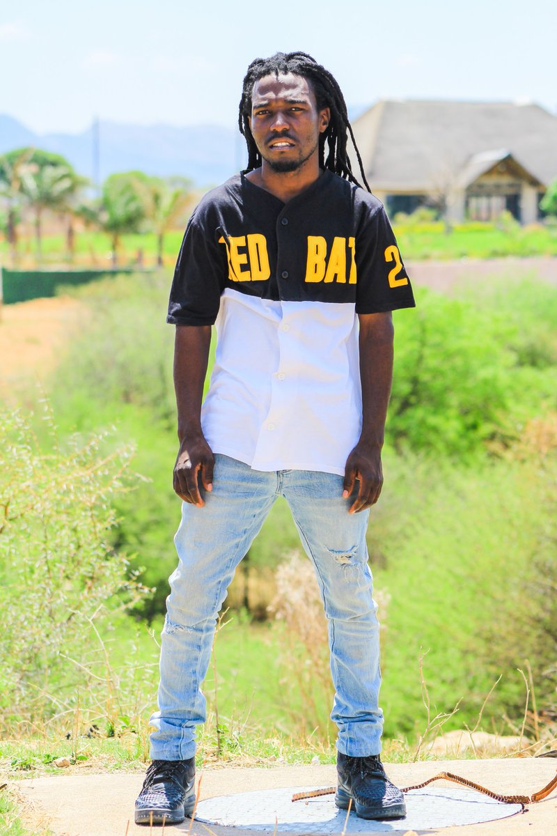 Peazfade's tweet photo. @Yfm I'm a Graphis Designer, Rapper, Producer, Photographer, Petrol Attendant, PC Repairer &amp; Nothing can stop me from Hustling.
The word that best describe me is "Hustler" #YNot @Yfm https://t.co/11tKZICif3