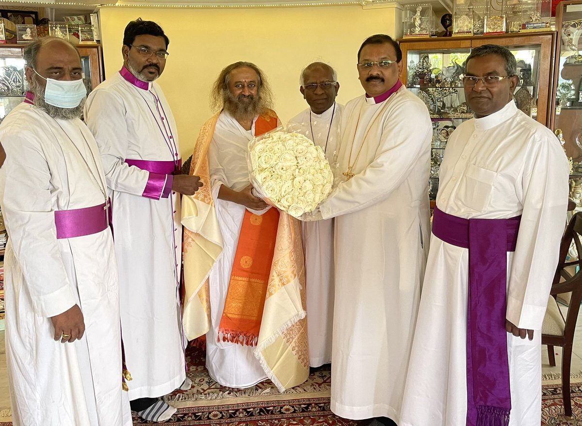 AOLSwamiji's tweet photo. Bishops belonging to CEFI diocese called on Gurudev @SriSri Ji @ArtofLiving @BangaloreAshram today. https://t.co/cF2rpXO4GH