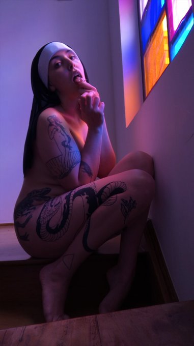 Kink Barbie's pics and videos FCs 4P WUAAKbin jpg:small preview