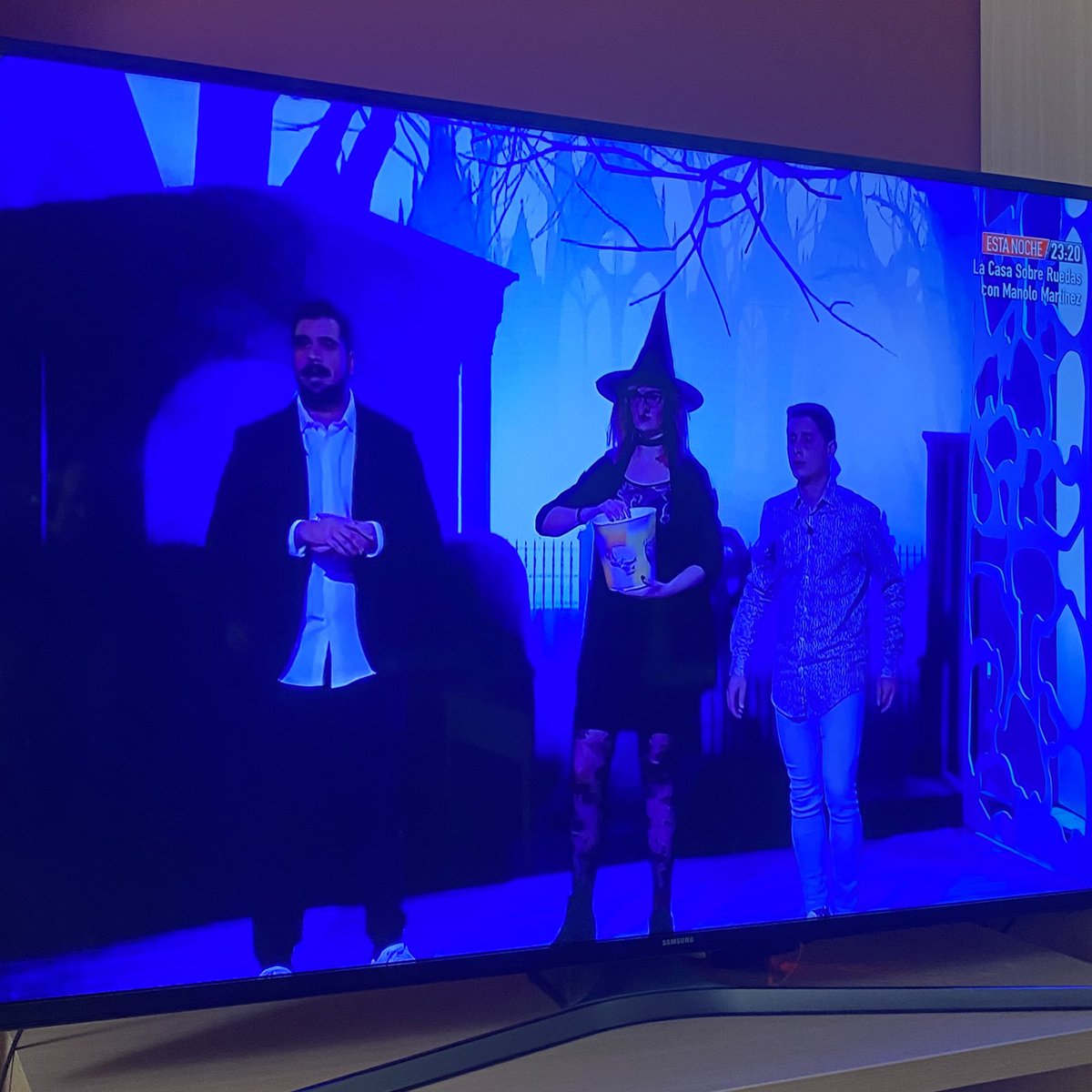 cristinasjr's tweet image. 🎬❤️ Me ha encantado el programa hoy con tantas referencias a @SEMINCI Enhorabuena, chic@s.
@GonzaloCastroTV @katiasonrisas @OscarGMotos #ExtraCyL @cyltv