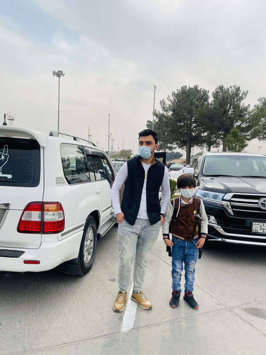 KhaiberMajidi's tweet photo. خپل وطن نه یې پردی کړو 💔🇦🇫💔 https://t.co/dA53hwW7xs