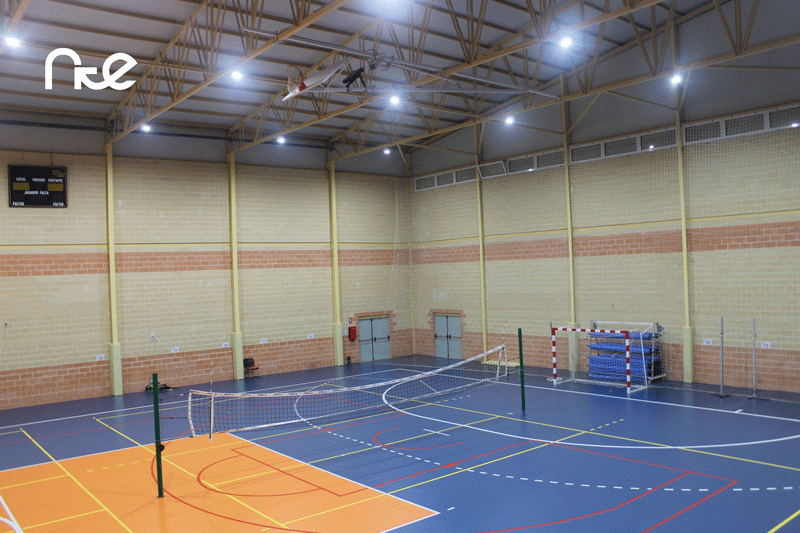 NTEsistemas's tweet photo. El #PabellónMunicipal de Deportes de #DayaNueva, #Alicante cuenta con nuestras #campanasLED UFEF-LT 22K. Hasta 22.707 lúmenes que bañan de luz el espacio de forma homogénea que supondrán un #ahorro, ya que ofrecen hasta 197 Lm/W de #eficienciaenergética ¿Alguien da más? ⚽🏀🏐 https://t.co/Qtr0pDmkNp