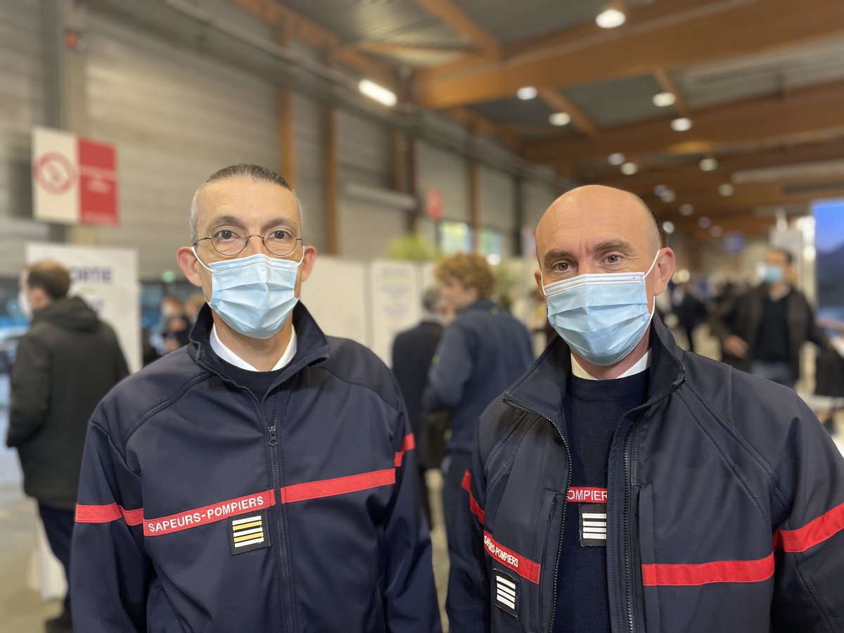Hyvolution's tweet image. [EN DIRECT 🚨] Laurent Lecomte et Franck Verriest sont des sapeurs-pompiers spécialistes de l’hydrogène sur la question des risques et accidents : ils présentent un programme de formation de l'@ENSOSP à 11h sur le stand d'@ENGIEgroup. 🚧

 #HyVolution2021 #hydrogène #énergie