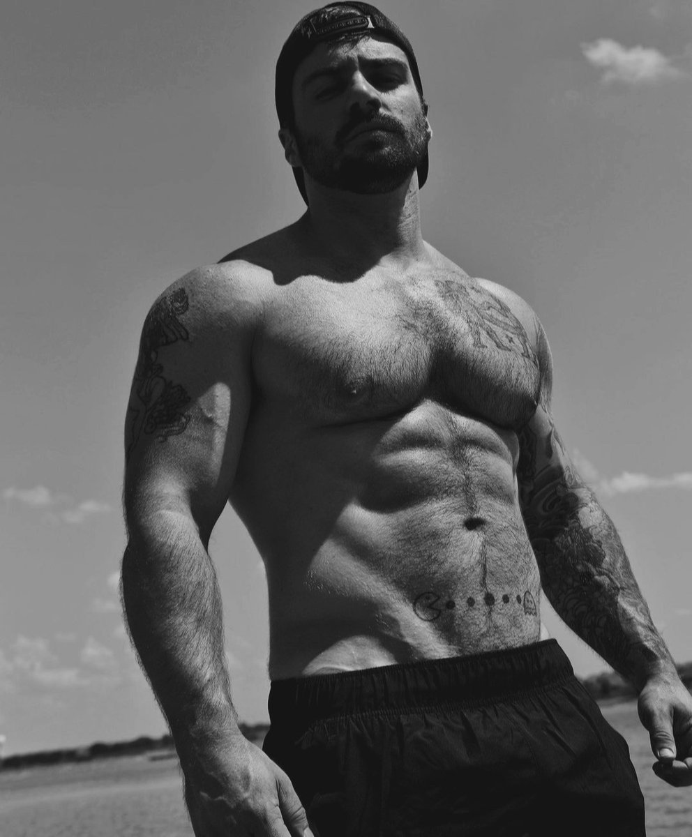 『 𝗙𝗿𝗲𝘆 𝗕𝗿𝗼𝘄𝗻

♱ 𝘛𝘩𝘪𝘴 𝘪𝘴 𝘪𝘵, 𝘵𝘩𝘦 𝘢𝘱𝘰𝘤𝘢𝘭𝘺𝘱𝘴𝘦.

──── Ｈｙｂｒｉｄ

『 ʙᴀʀᴛᴇɴᴅᴇʀ.
『ᴛʀᴀᴠᴇʟʟᴇʀ.
『ʙɪꜱᴇxᴜᴀʟ ʟᴏᴠᴇʀ.

             ¿ᴿᵀ?