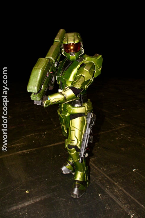 TweetsofCosplay's tweet photo. Always great when one of the first cosplayers you bump into at MCM on Friday is this awesome. Top marks to Connie for an amazing Master Chief.⁠
⁠
Photo @officialworldofcosplay.⁠
⁠Sign up at https://t.co/Xq3a83dJrX.⁠
⁠
#mcmcomiccon 
#masterchiefcosplay https://t.co/5qlIVslV9g
