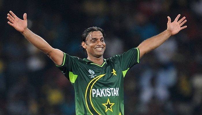 adnanactor's tweet photo. Really applaud the grace shown by @shoaib100mph. He handled the insult heaped on him with so much maturity and patience. Anyone else would have probably lost his cool on air but this guy maintained his dignity. Signs of a good upbringing #sheerclass https://t.co/BHQVO7boZW
