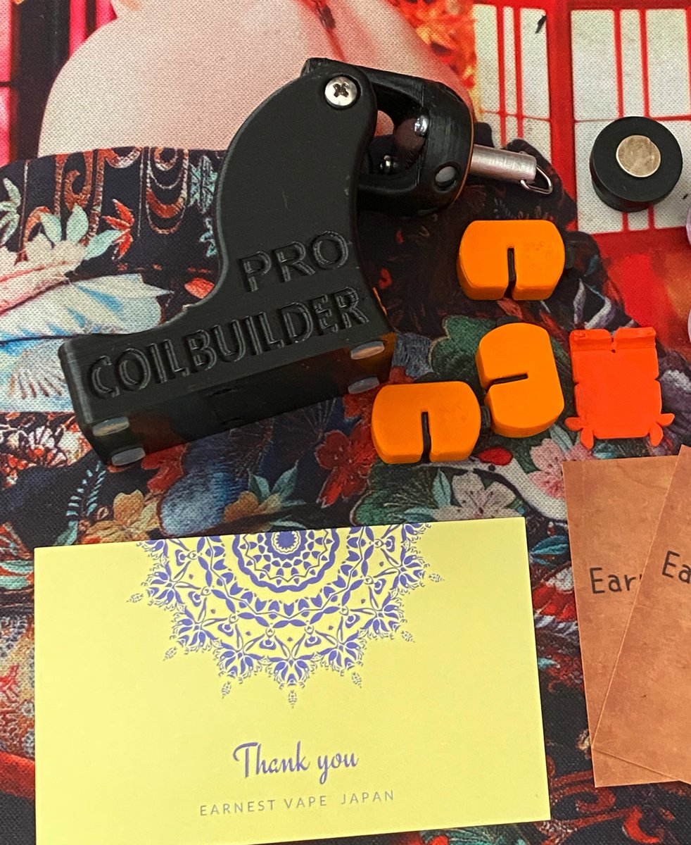 mabochan70's tweet image. ｷﾀ━(ﾟ∀ﾟ)━!
@Earnest_vape 
からの〜

ビルド用ツールだー😆

これで楽になればいいなぁ🤗

#JFVA
#coilbuild
#coilbuilder