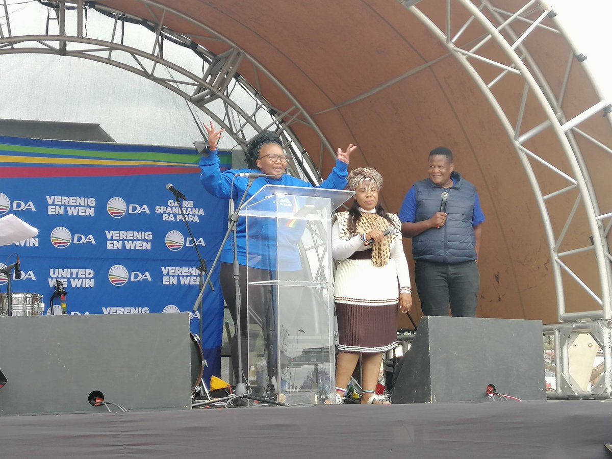 DAGauteng's tweet photo. Where govern we clean the city up. Where we govern provide jobs, services reach the communities. We are not asking for 27 years, we are asking for 5 years of clean uninterrupted governance. Let's protect Tshwane, let us keep Tshwane blue. - @Siviwe_G

#VoteDA https://t.co/53sn7YcrXb