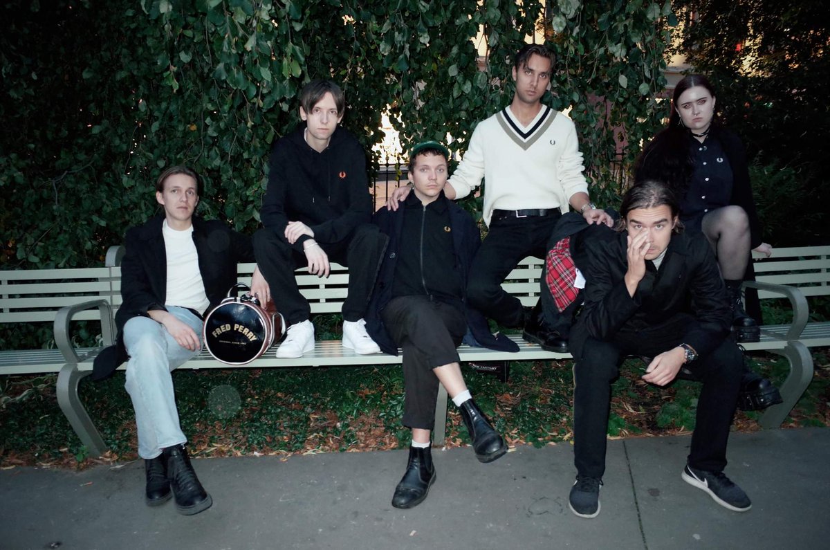 We dress in clothes and talk in interviews.

fredperry.com/subculture/art…