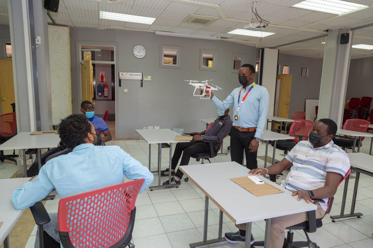 KenyaAirways's tweet photo. Congratulations to our pioneer team for completing #FahariAviaton's first #RemotePilotLicense course. Learn more about the course today by visiting the Fahari Aviation website at https://t.co/2yTmFlJrAm #UAV #DroneTechnology https://t.co/xMAlBLoobD