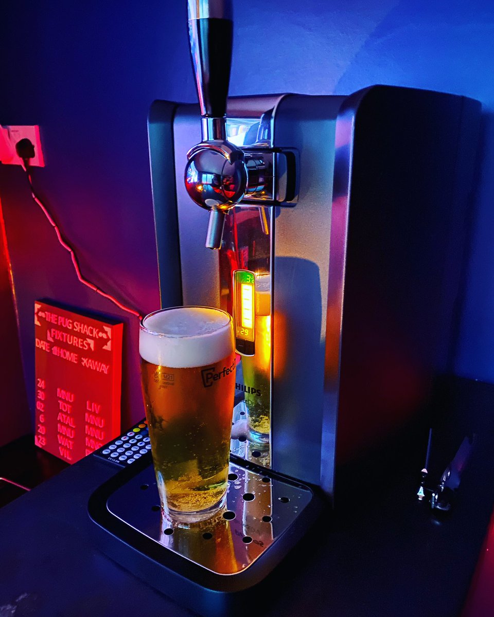 RossWhitaker89's tweet photo. 1st Pint through the PD Machine. Loving the Perfect Pint at Home.. Newbie’s Man Toy.🤤🍺👍🏻@TheBeerHawk @perfectdraftuk #DRAFTWEEK #draftweek #DraftWeek https://t.co/ruOfgVDRN6