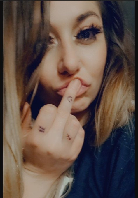 Hey yall! Cum watch me live... https://t.co/MPh3wOvlWh  RT &amp; comment for a surprise from me😜🖤🍑  @camcashdaily<a href="/tag/linkinbio"class="tags"><span>#linkinbio</span></a><a href="/tag/sexsales"class="tags"><span>#sexsales</span></a><a href="/tag/sext"class="tags"><span>#sext</span></a><a href="/tag/assupfacedown"class="tags"><span>#assupfacedown</span></a><a href="/tag/assoftheday"class="tags"><span>#assoftheday</span></a>