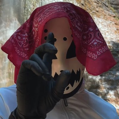DiscoveryDrill's tweet photo. Dimanche c’est Halloween, j’espère que cet homme va sortir son projet... https://t.co/e6qaDNXdB7