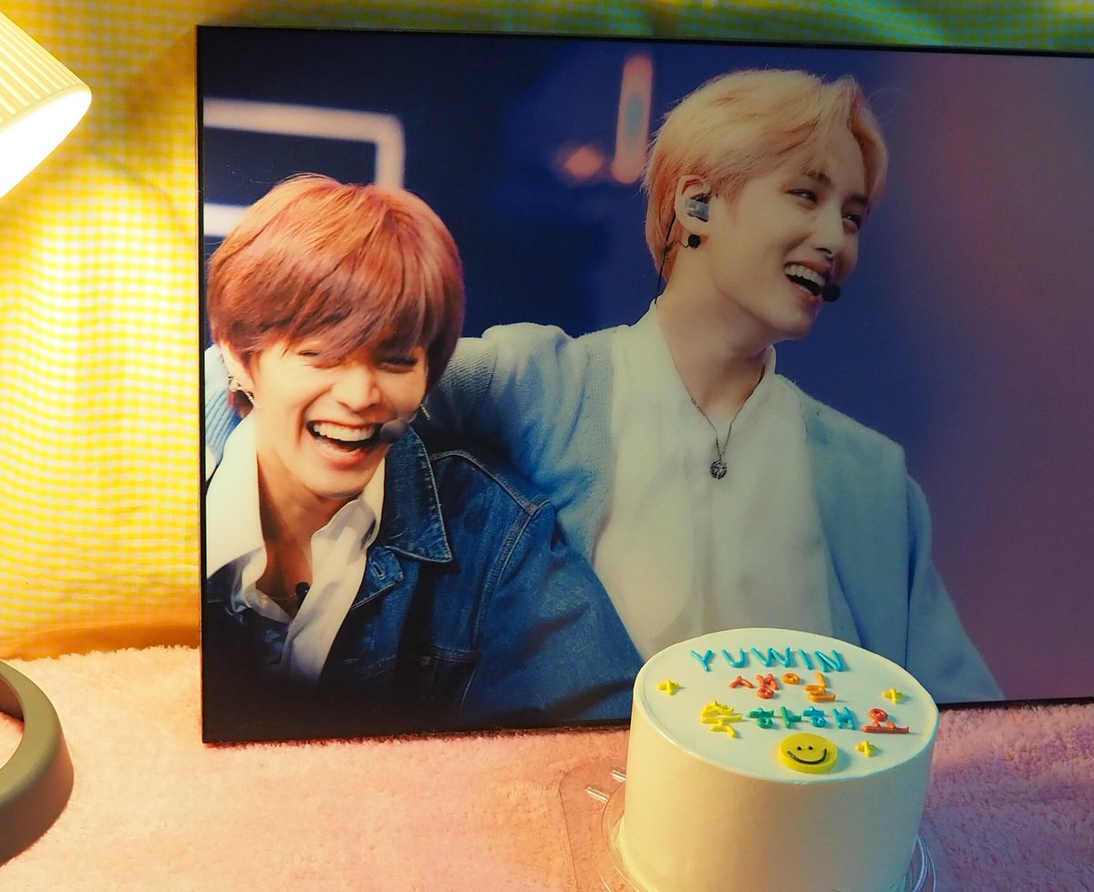 97xuan_'s tweet photo. 𝑀𝑎𝑘𝑒 𝑎 𝑤𝑖𝑠ℎ 🎂✨ #HappyYuWinday #yuwin https://t.co/NWx7KelxMf