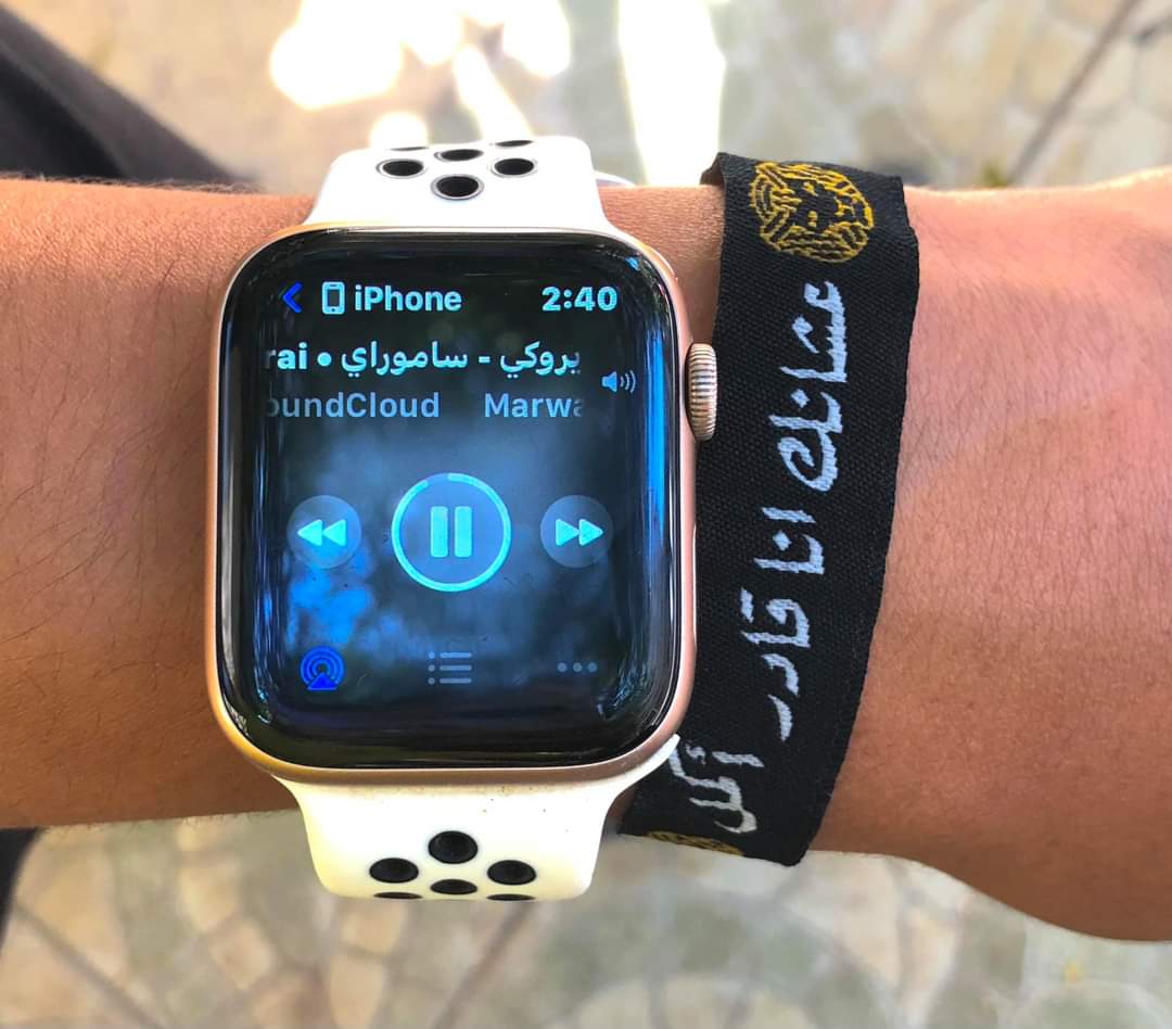 جمالها رهيب ولما تغيب تسونامى رعد وبرق وجو بيبقى غريب 🖤