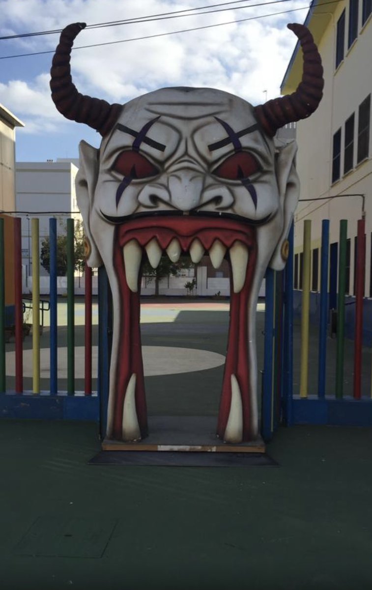 mellamoares's tweet photo. Hoy es Jaloguin en el Colegio Profesor Juan Carlos Aragón https://t.co/uwl0GIvPQp