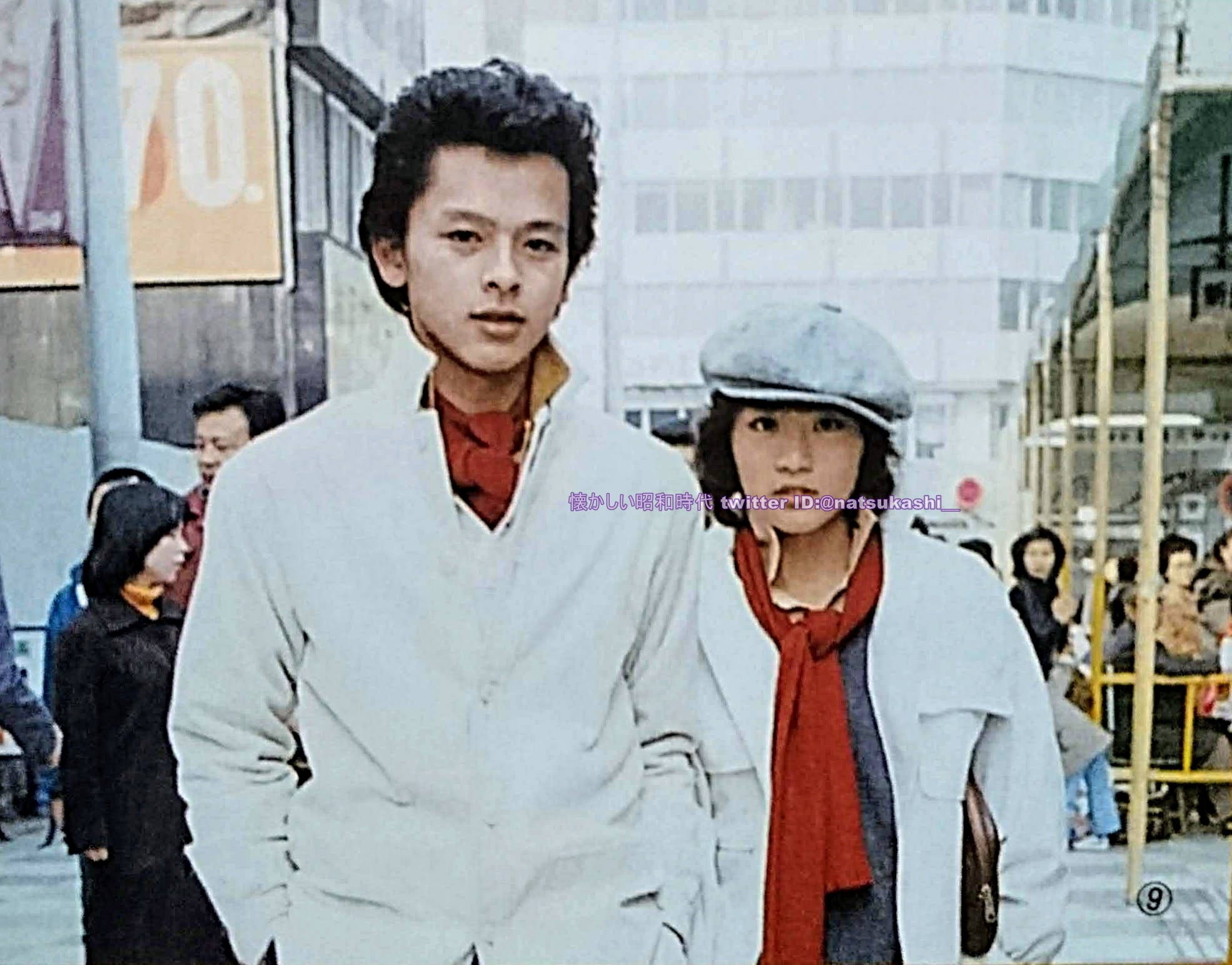 懐かしい昭和時代 1978年 昭和53年 のカップル 全身白のスーツや白いジャケット 白いボトムが1979年にかけて男性に流行 流行 ファッション 昭和 T Co 8eslnohbmo Twitter