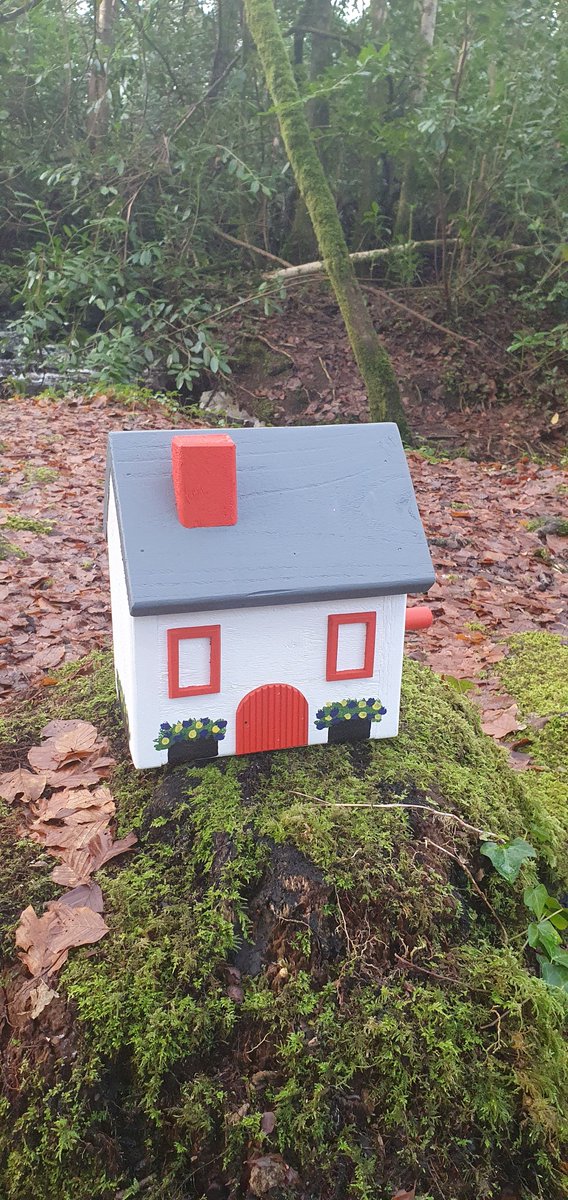 IrelandCrafters's tweet photo. "Powers House" #Handmade in #Galway beautifully designed #birdhouses based on their favourite restaurant in #Connemara 
@GardeningWell @CountyGalway @GalwayOnReddit @Galwayghirl @WAWHour @MaryBallinsheen @garden__scapes 

#nature #garden #birds #wild 
https://t.co/FdS9caCQ28 https://t.co/SwLdgVIT3W