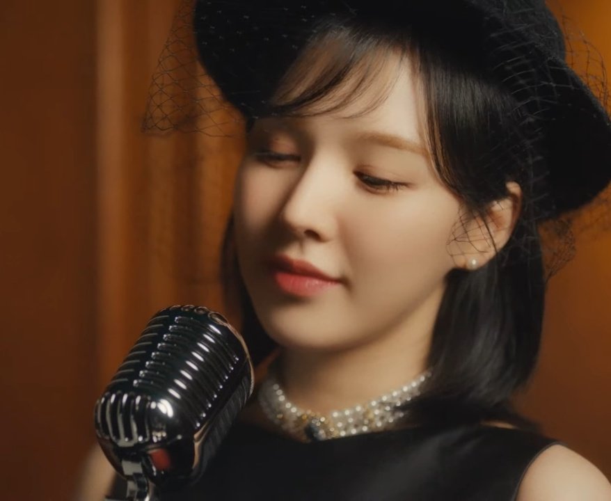 SSWLOOKS's tweet photo. The face 💙

 #WENDY #웬디 #RedVelvet #레드벨벳 https://t.co/YblqxoHPZ8