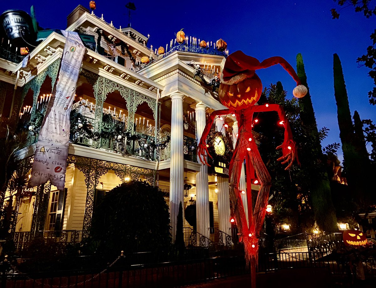 Jeff “Chef Mayhem” Baham married Julia Locus on October 24, 2021. The duo’s first dance was under the moonlight inside The Haunted Mansion (in a moment captured by <a href="/WhiteRabbitPB/">whiterabbitphoto</a>).

#disneyfairytaleweddings 
#halloweentime2021
#DisneylandResort 
#welcomefoolishmortals
#haunted