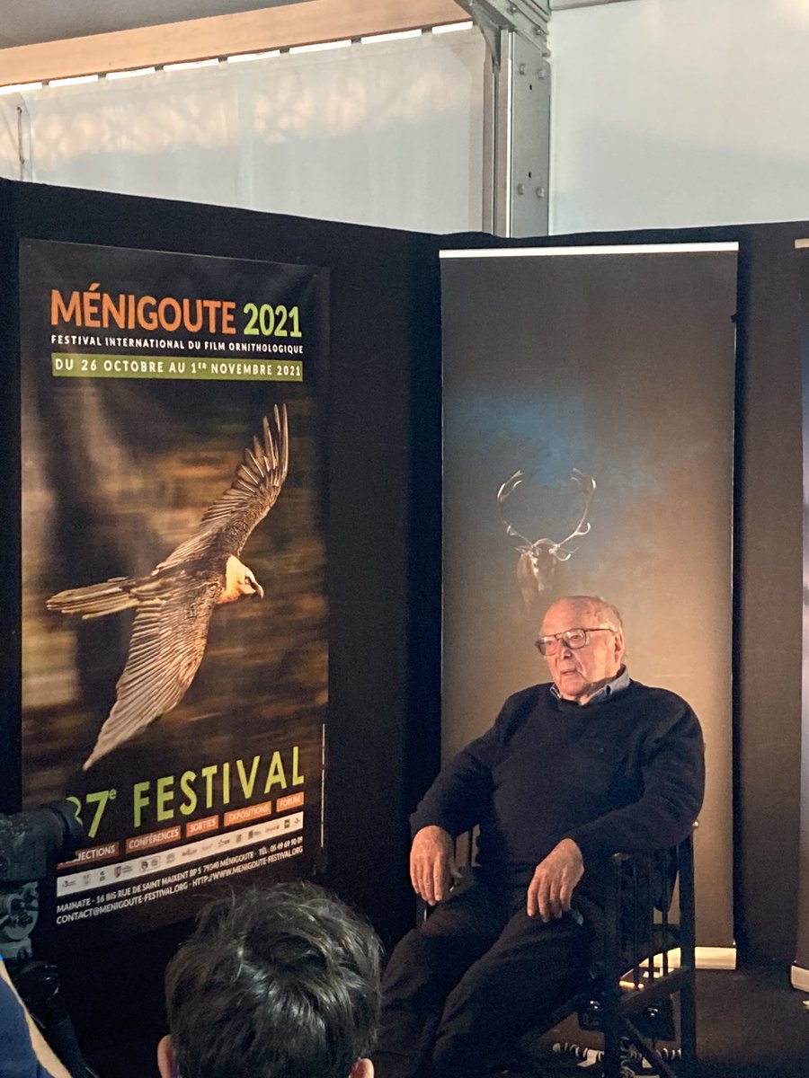 Francis Hallé au Festival de Ménigoute. Dédicaces de son ouvrage « Pour une forêt primaire en Europe de l’Ouest » <a href="/ActesSud/">Actes Sud</a> et soirée spéciale autour du film Une vie en forêt, à partir de 18 h. <a href="/AssoFHalleForet/">Association Francis Hallé pour la Forêt Primaire</a> #francishalle #foretprimaire