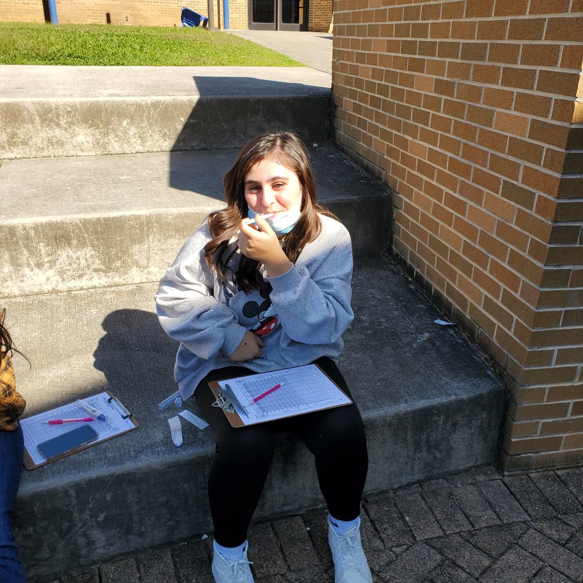 CCSRaiderHSE's tweet photo. Health Science Academy.  Vital signs in outdoor mobile clinic setting! #CTEPOWER@CCSCTE @clevelandhightn https://t.co/8HVPVa5H0U