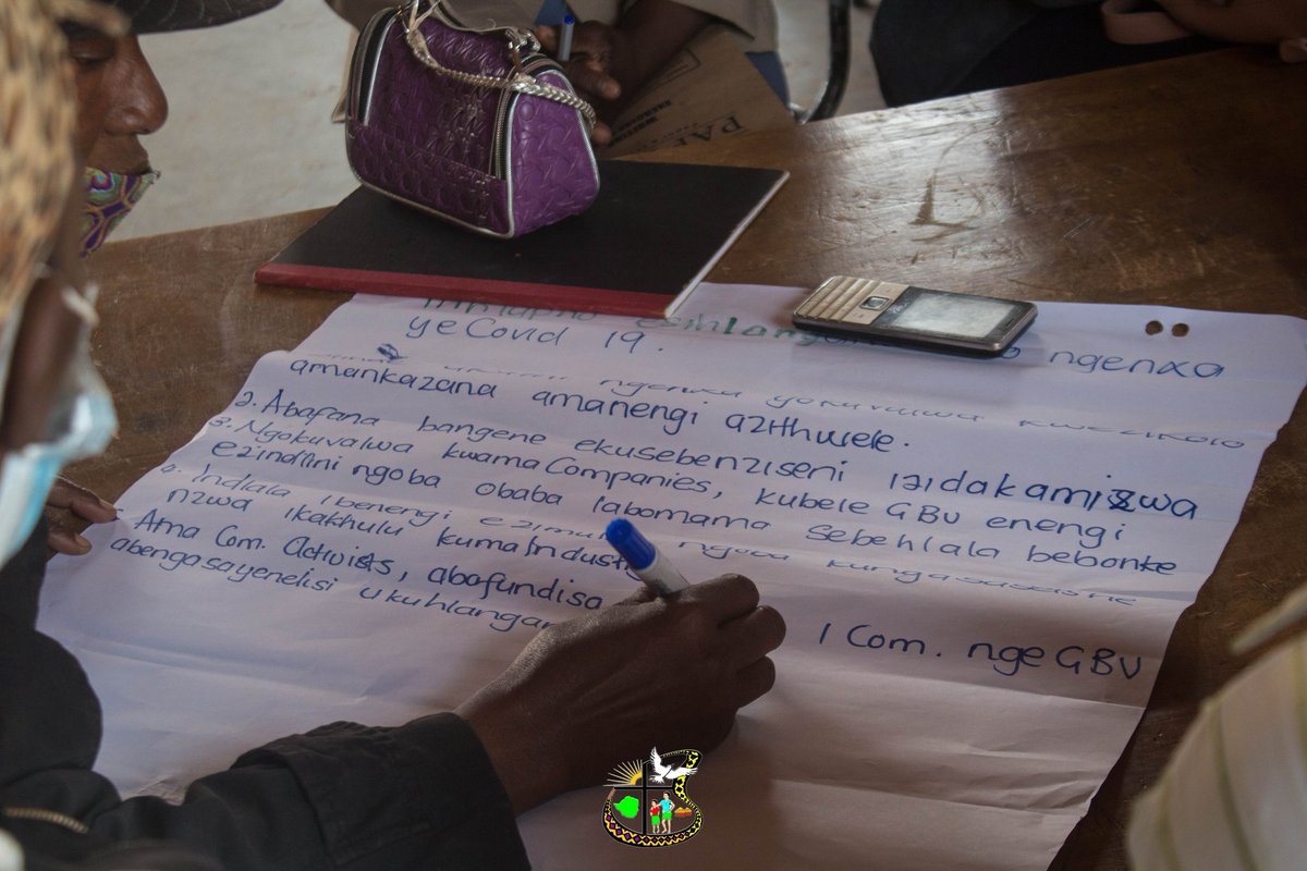 HOCICZW's tweet photo. Group Exercises that revolve around thematic questions based on issues of child sexual violence have played an integral part in our community dialogues. Our stakeholders express themselves better using this form of engagement.
#SCSV
#HocicZw https://t.co/0Jw4atlF6W