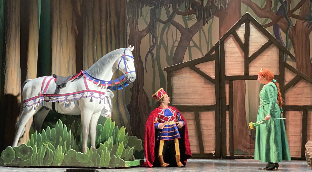 ⭐️⭐️⭐️⭐️ for Shrek from <a href="/theNMTC/">NMTC</a> which plays <a href="/RoyalDerngate/">Royal & Derngate</a> until Saturday 30th October.

"big bright beautiful and brilliant"

beyondthecurtain.co.uk/2021/10/shrek-…