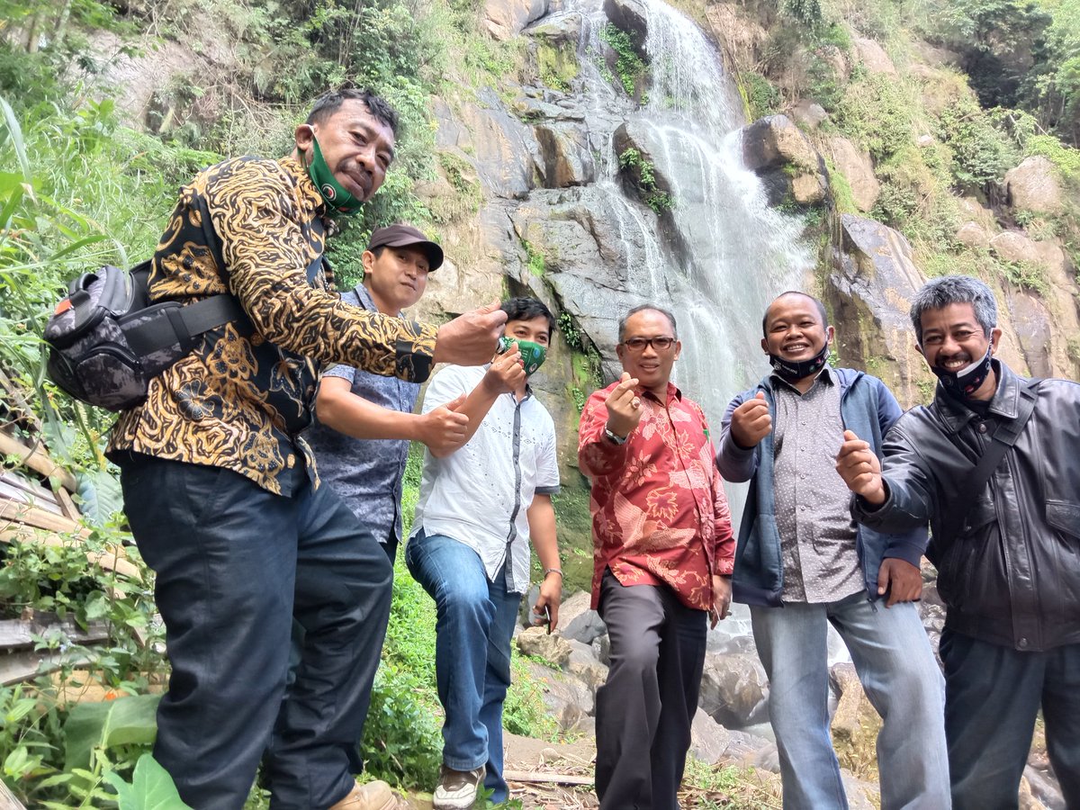 MuhYusrah1's tweet photo. *#KebangkitanDesaWisata* desa barania Air terjun
@jokowi 
@halimiskandarnu
@Kemendespdtt
@malik_haramain
@imansyukri
@taufikmadjid71
@yusradaridesa 
@azzameldzikrie 
@tppkemendes https://t.co/ehYED1pOSv